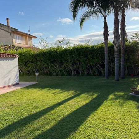 Villa Capri Holiday Home Кампофеличе ди Рокела Екстериор снимка