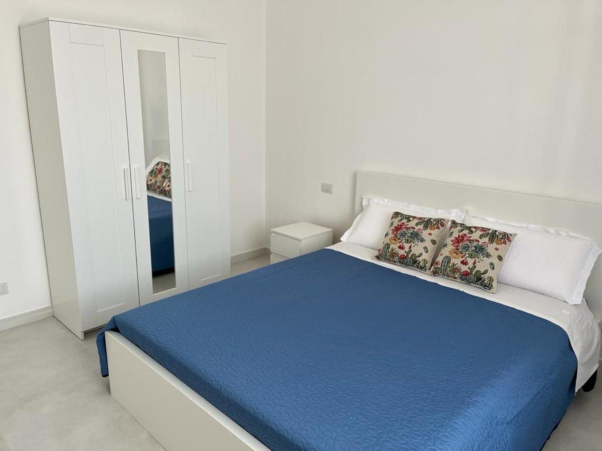 Villa Capri Holiday Home Кампофеличе ди Рокела Екстериор снимка