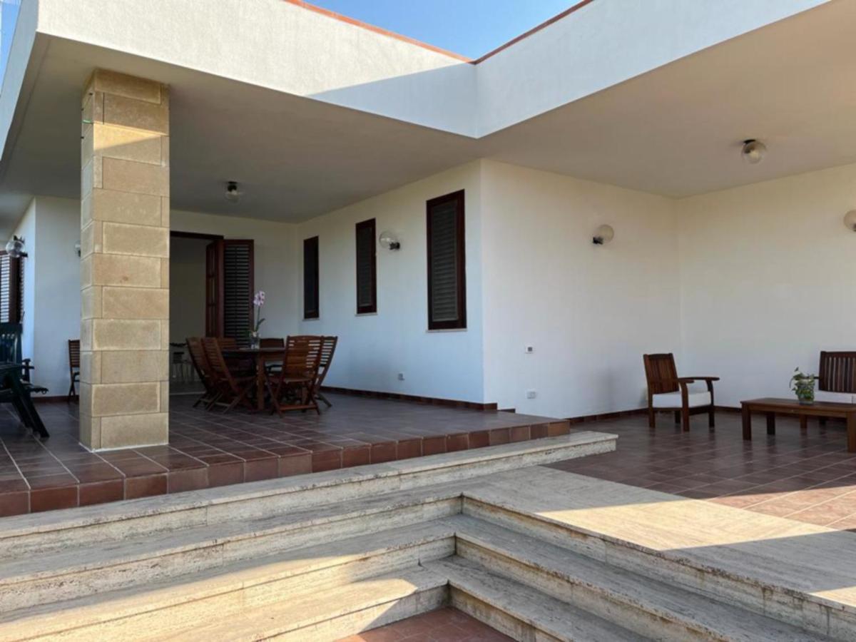 Villa Capri Holiday Home Кампофеличе ди Рокела Екстериор снимка